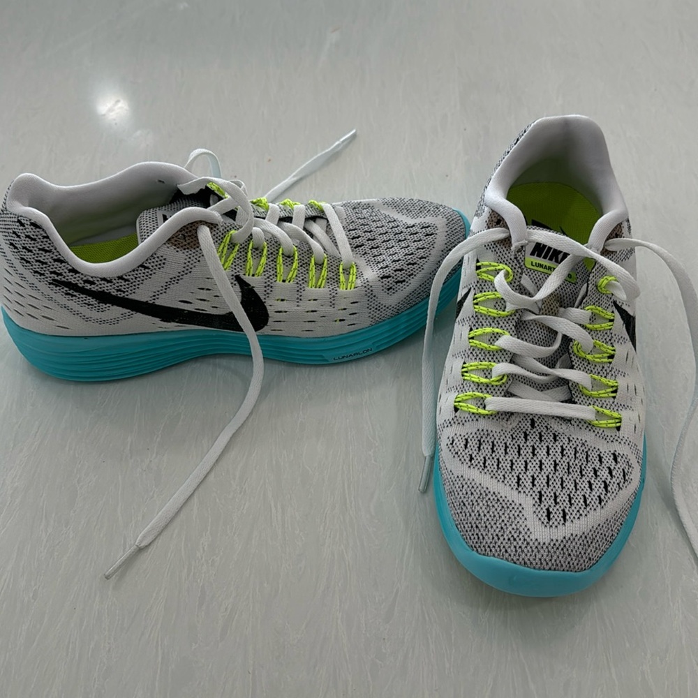 Nike LunarTempo Running Neutral Ride Soft Sneakers Women’s Size 8 worn twice
